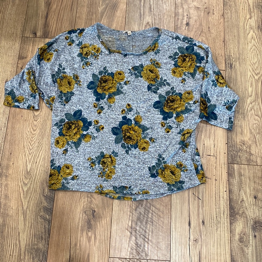 🎁Ultra Teez Floral 3/4 Sleeve Dolphin Hem Blouse Size Large